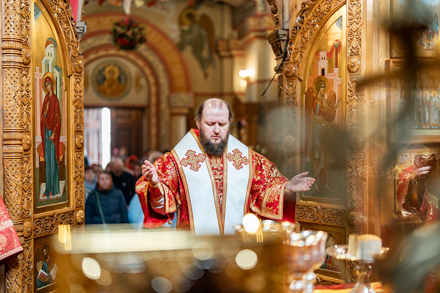 Божественная литургия в Преображенском соборе города Люберцы